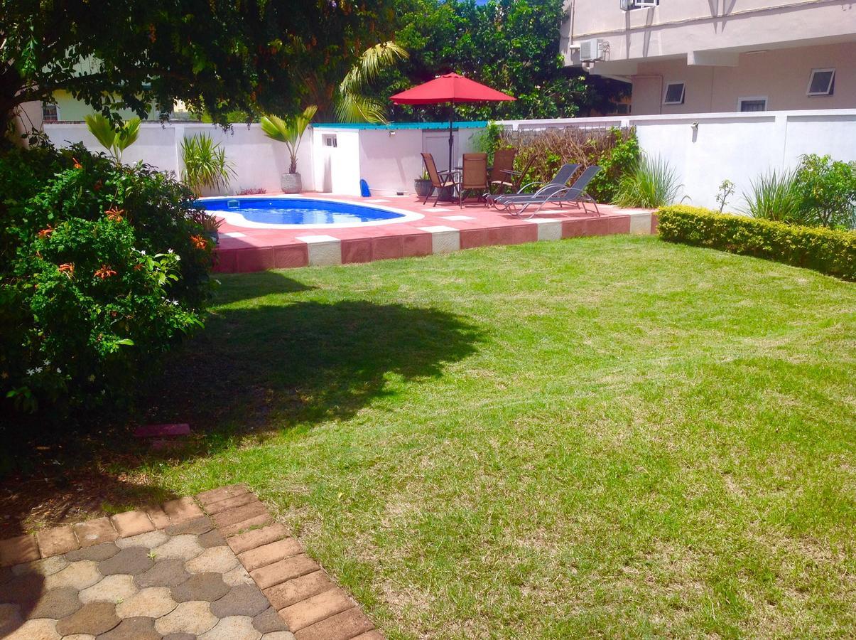 Cardamon Villa Is A 2 Bedroom With 1 Bathroom And Seperate Toilet Detached House With Ac And Swimming Pool , 5 Minutes Walk From Flic En Flac Public Beach 외부 사진