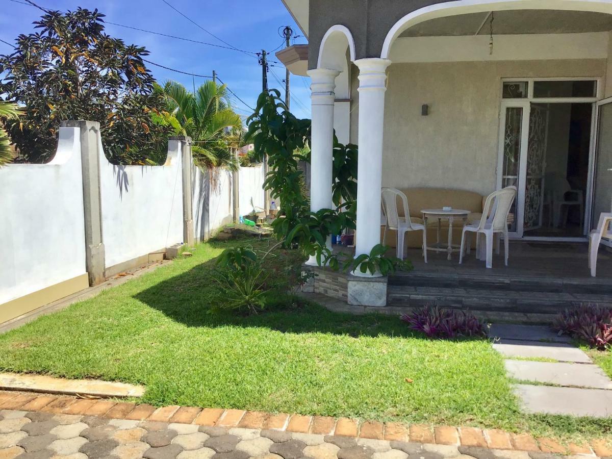 Cardamon Villa Is A 2 Bedroom With 1 Bathroom And Seperate Toilet Detached House With Ac And Swimming Pool , 5 Minutes Walk From Flic En Flac Public Beach 외부 사진