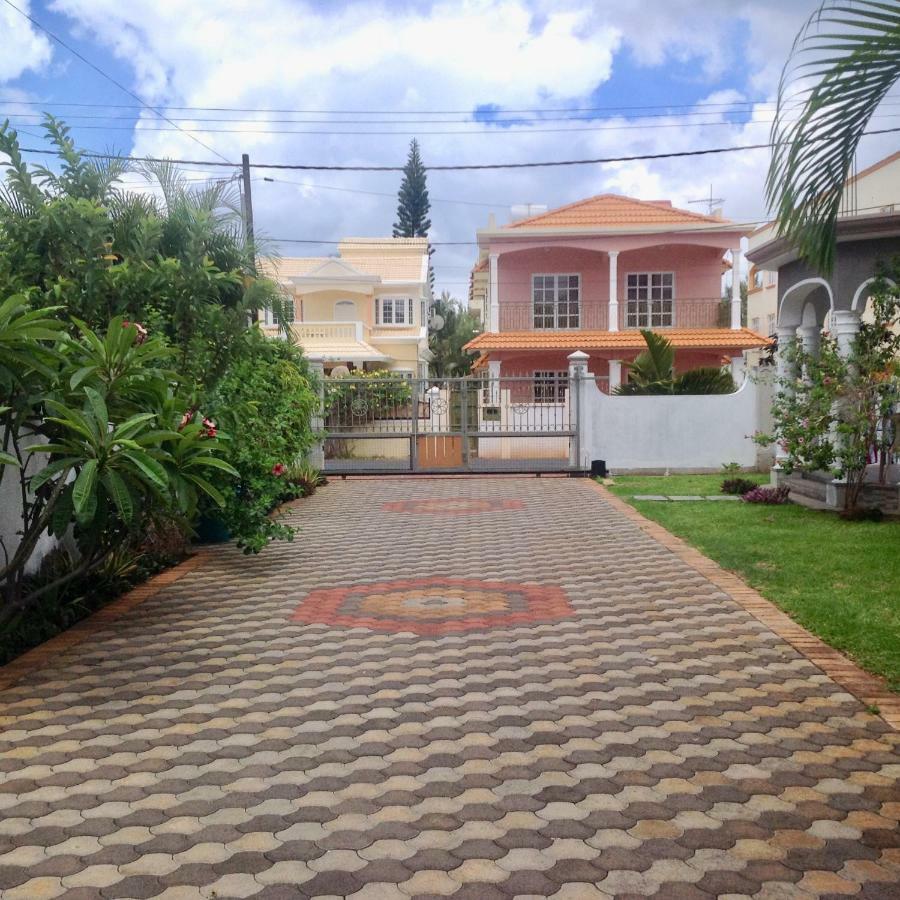 Cardamon Villa Is A 2 Bedroom With 1 Bathroom And Seperate Toilet Detached House With Ac And Swimming Pool , 5 Minutes Walk From Flic En Flac Public Beach 외부 사진