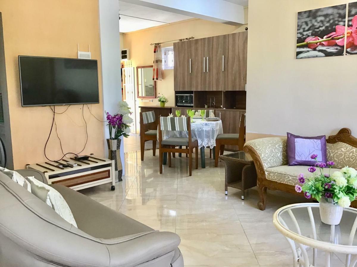 Cardamon Villa Is A 2 Bedroom With 1 Bathroom And Seperate Toilet Detached House With Ac And Swimming Pool , 5 Minutes Walk From Flic En Flac Public Beach 외부 사진