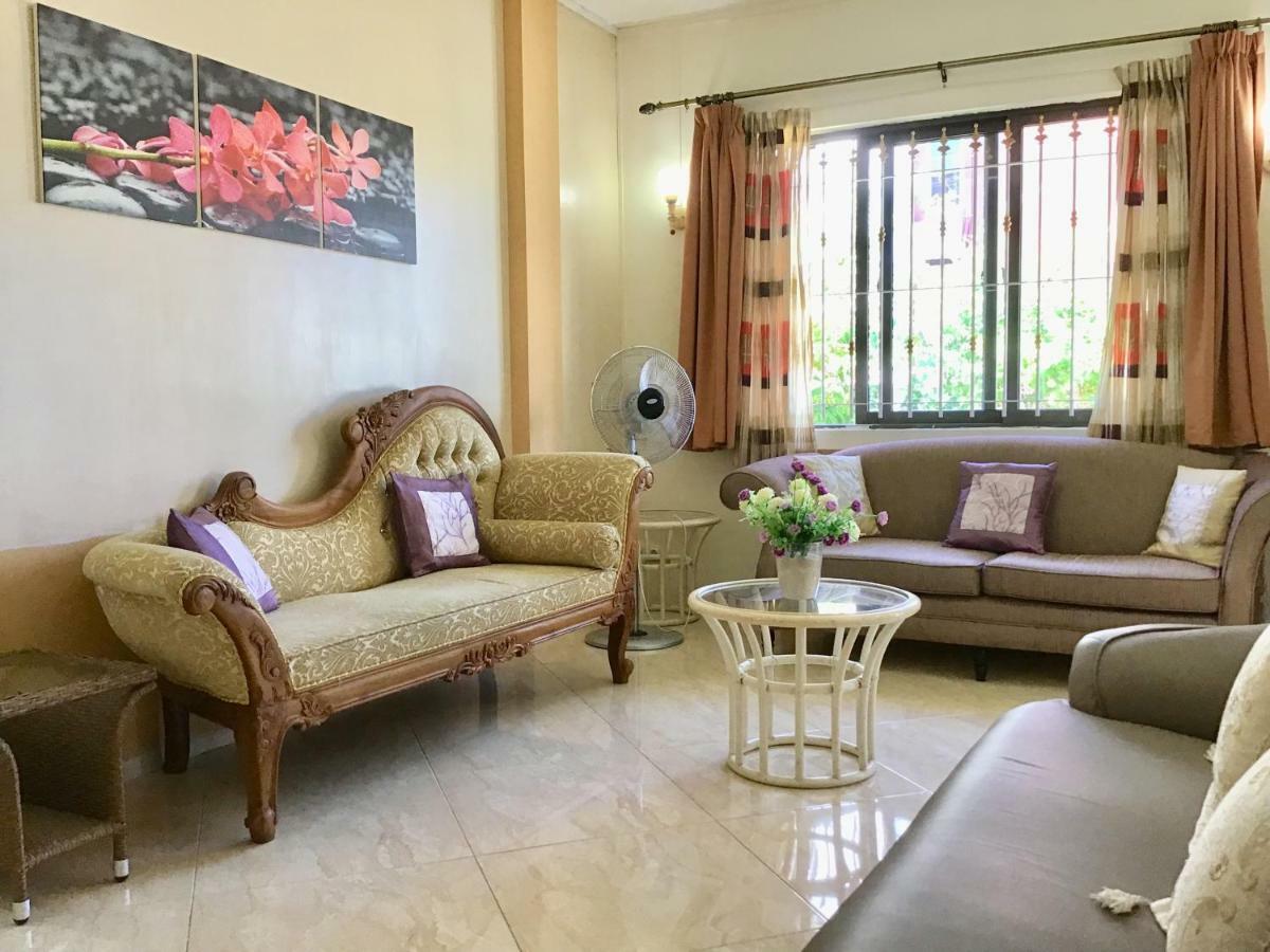 Cardamon Villa Is A 2 Bedroom With 1 Bathroom And Seperate Toilet Detached House With Ac And Swimming Pool , 5 Minutes Walk From Flic En Flac Public Beach 외부 사진